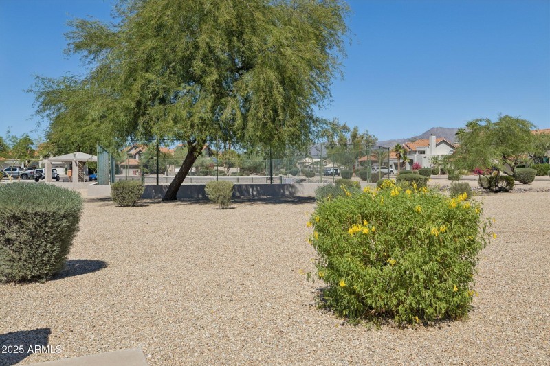 26-web-or-mls-9125-e-captain-dreyfus-ave