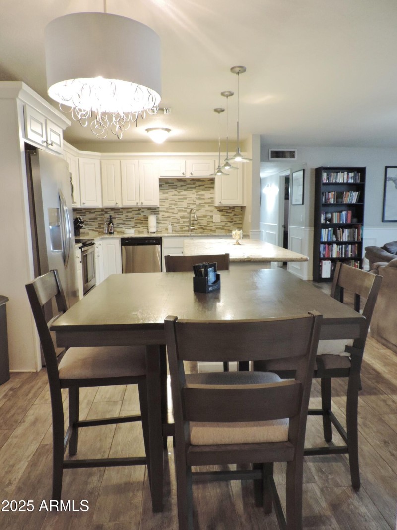 764 N Thunderbird DR 015