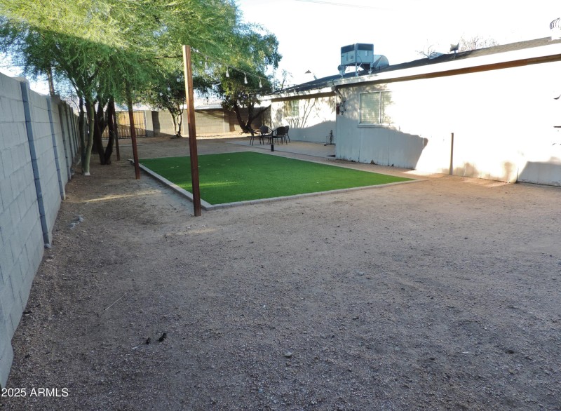 764 N Thunderbird DR 055