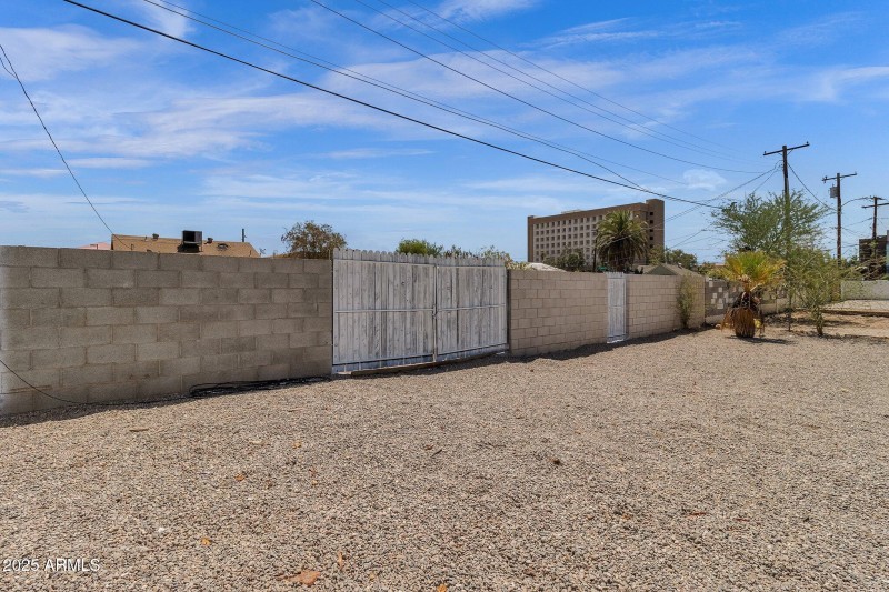 43-web-or-mls-325-n-17th-dr-a-b-c