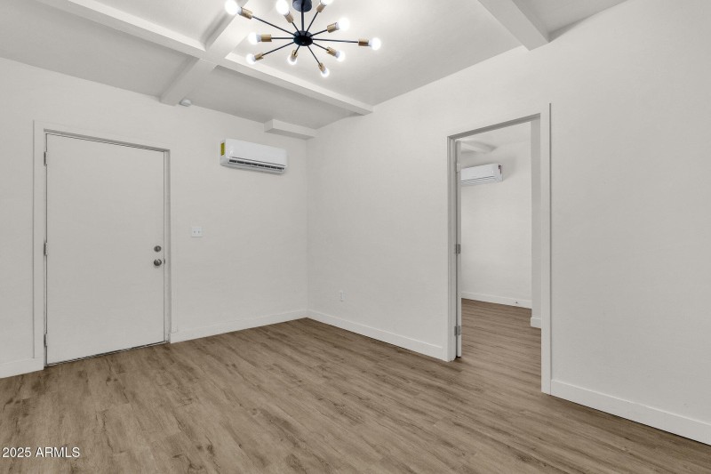 8-web-or-mls-325-n-17th-dr-a-b-c