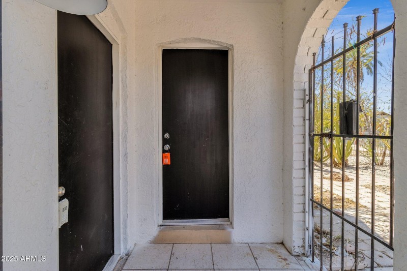 27-web-or-mls-325-n-17th-dr-a-b-c