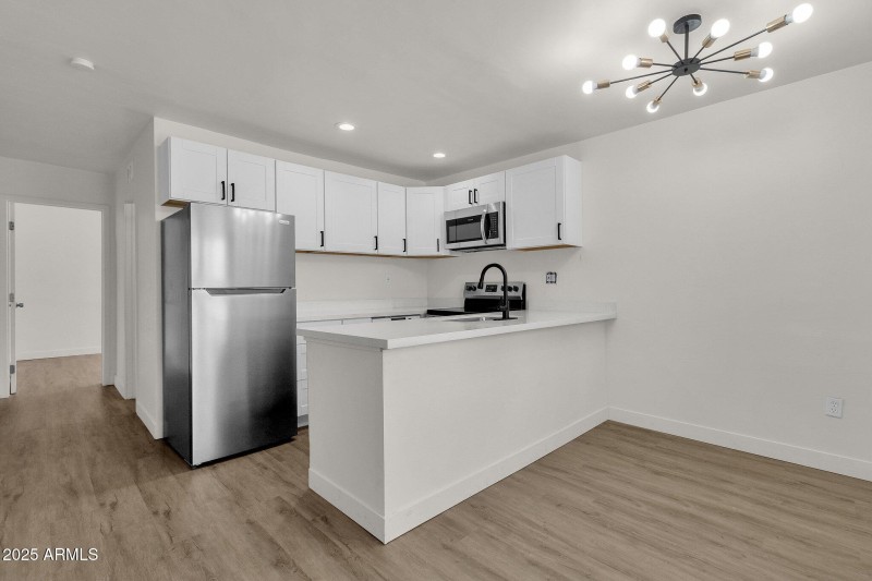 31-web-or-mls-325-n-17th-dr-a-b-c