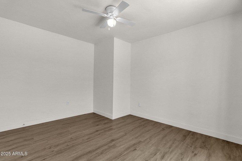 39-web-or-mls-325-n-17th-dr-a-b-c