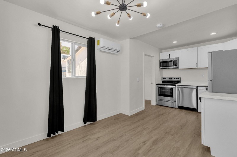 49-web-or-mls-325-n-17th-dr-a-b-c