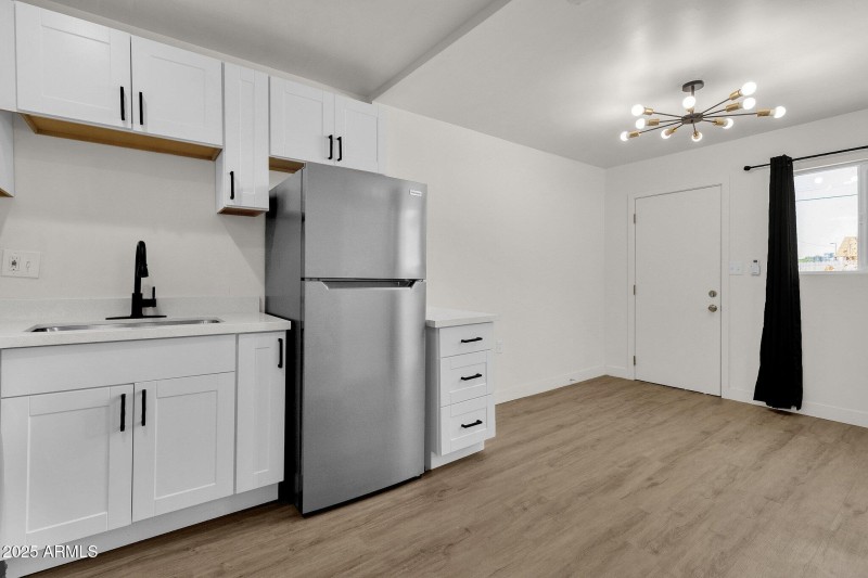 55-web-or-mls-325-n-17th-dr-a-b-c