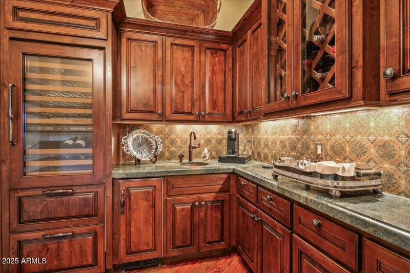 Wet Bar & Pantry