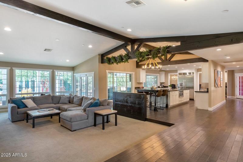 07_12140_N_76th_Ct__07_mls