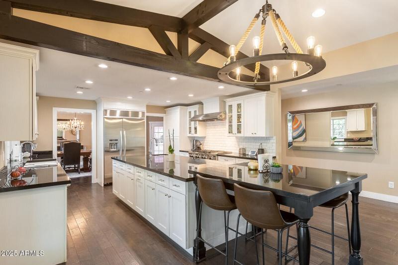 12_12140_N_76th_Ct__12_mls