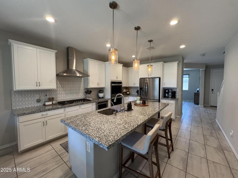 Spacious Gourmet Kitchen Design