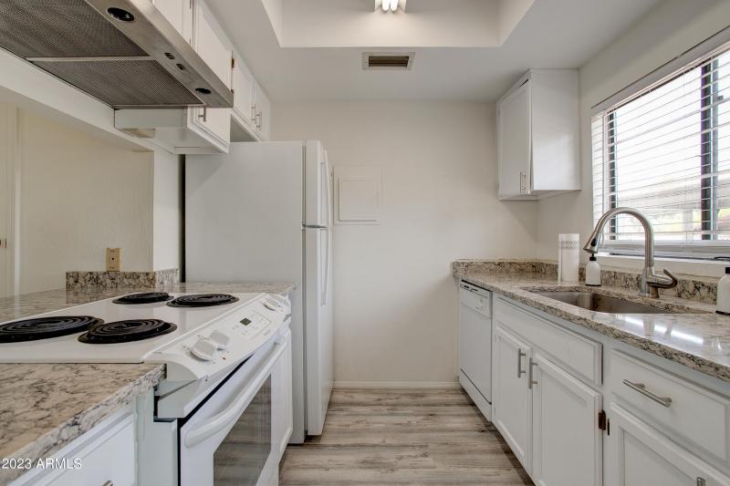 2215 W Agusta ave phx 103-14