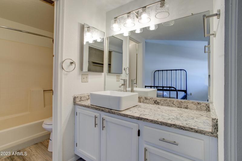 2215 W Agusta ave phx 103-25