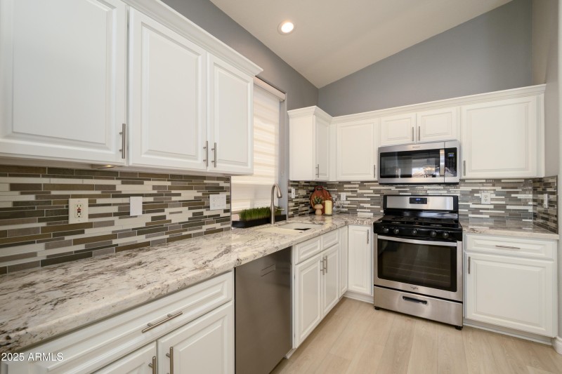 pic-15 Ingleside kitchen