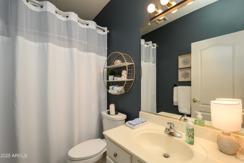 pic-22 Ingleside guest bathroom