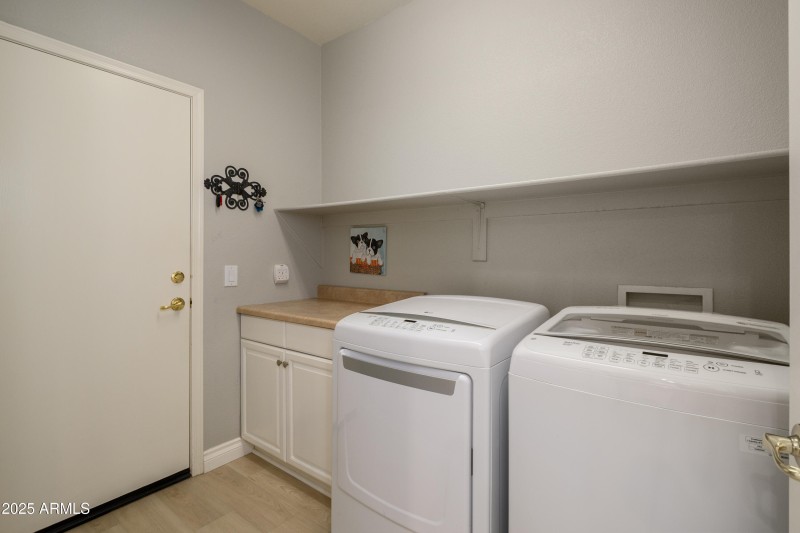 pic-25 Ingleside Laundry room