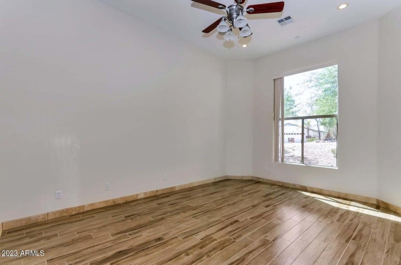 20181026035359311412000000-o