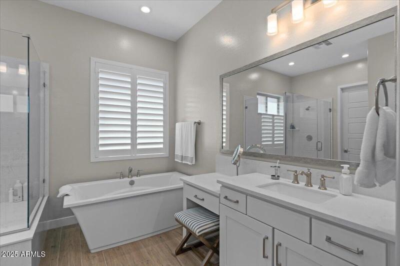 040-Primary bathroom