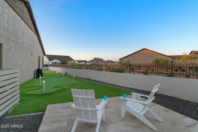 072-Side yard twilight