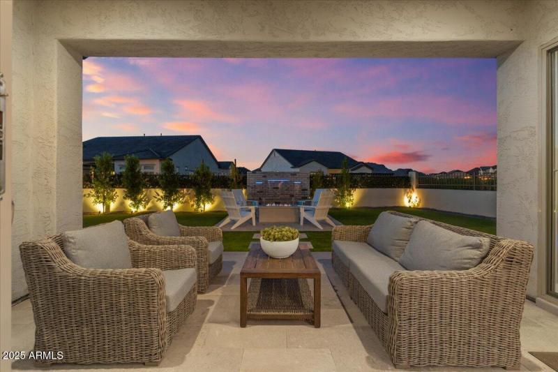 079-Back yard twlight