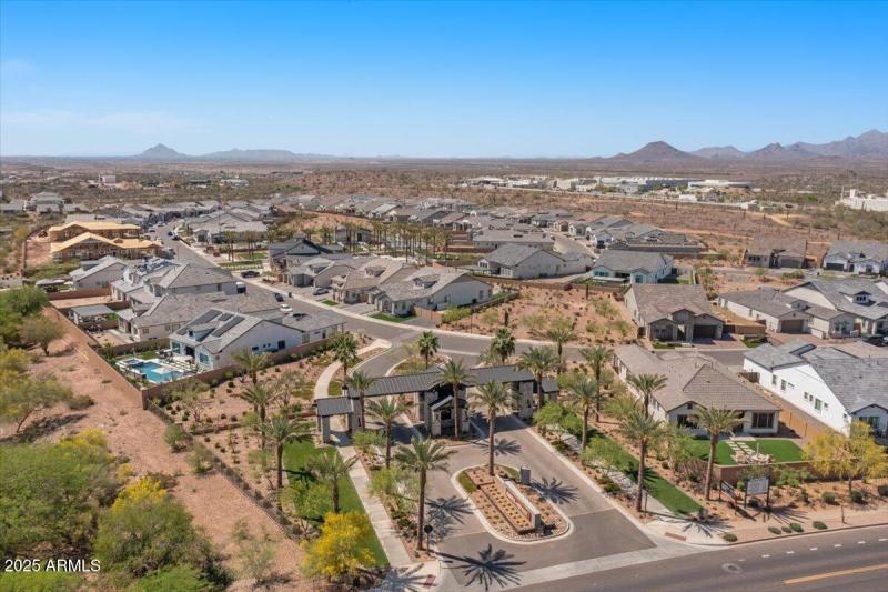 093-Aerial community