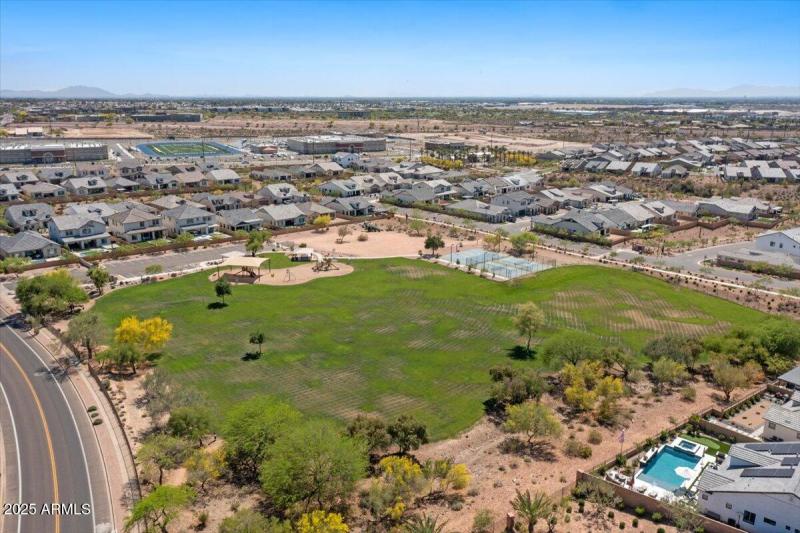 094-Aerial community