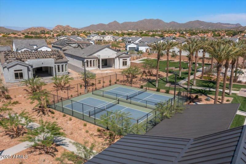 101-Aerial community tennis