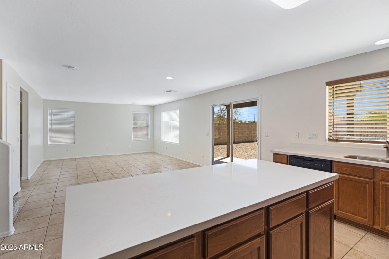 2691 W Angel Way-15
