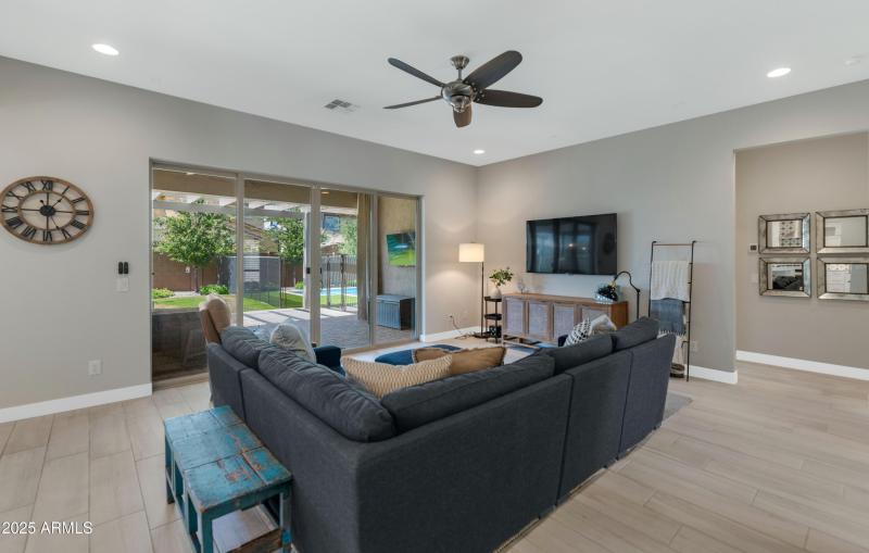 Comfortable Space in LR