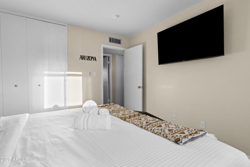 18_8655_E_Monte_Vista_Dr__18