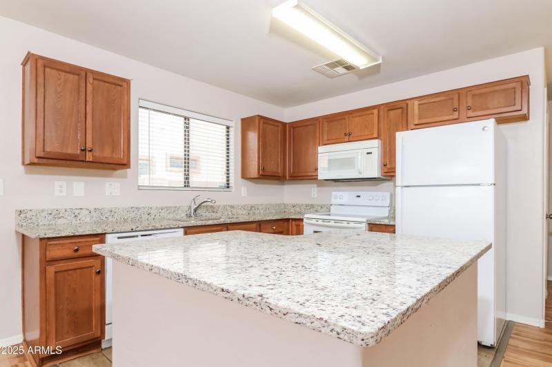 006-photo-kitchen-8343337