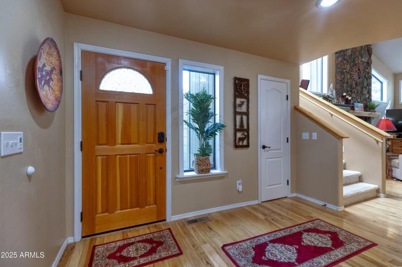 012_photo12_3723_crown_dancer_dr._pt_kar