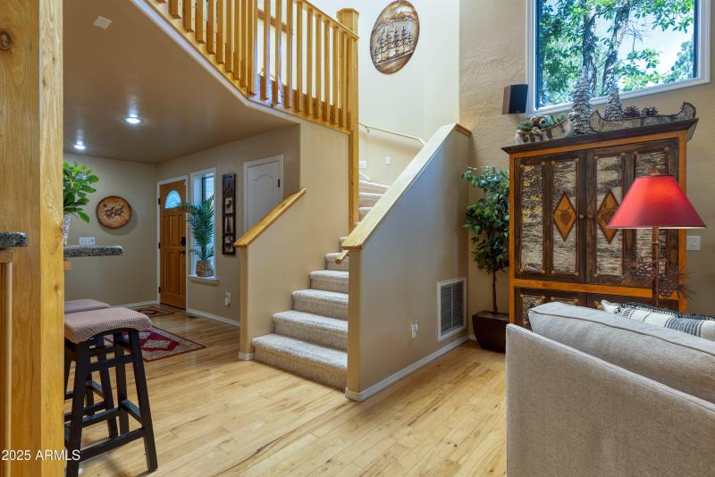 031_photo31_3723_crown_dancer_dr._pt_kar