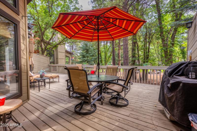 039_photo39_3723_crown_dancer_dr._pt_kar