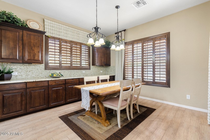 Eat-In Kitchen Nook