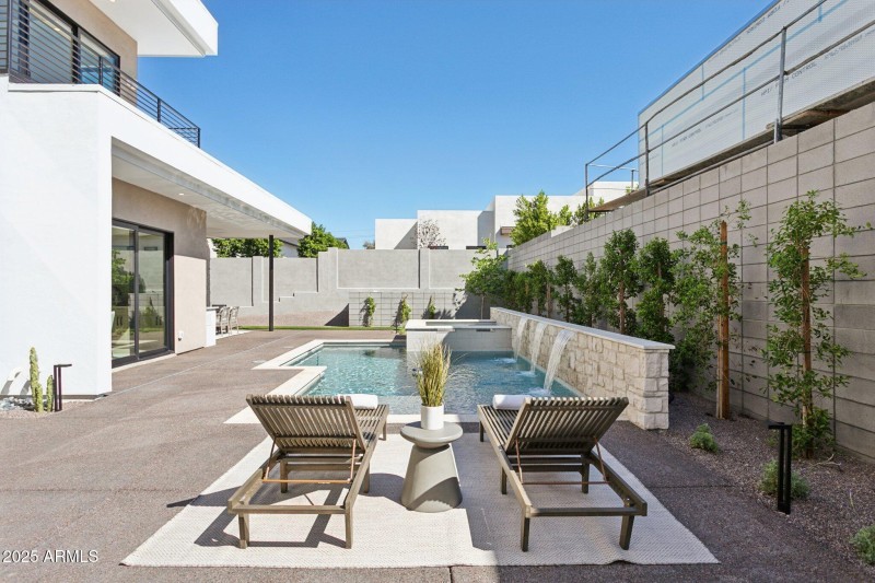pool with water feature