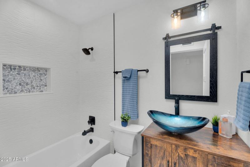 35-web-or-mls-4727 E Euclid Ave -35