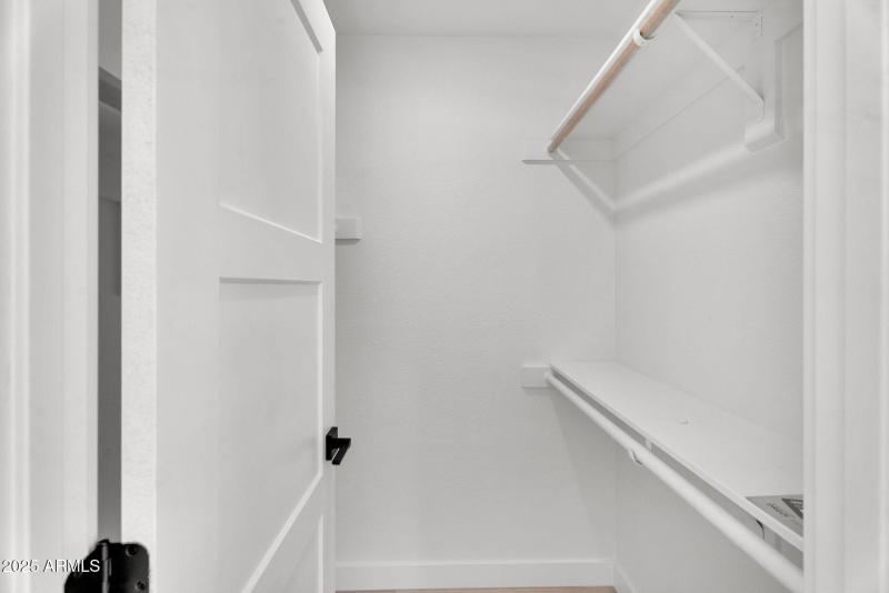 36-web-or-mls-4727 E Euclid Ave -36