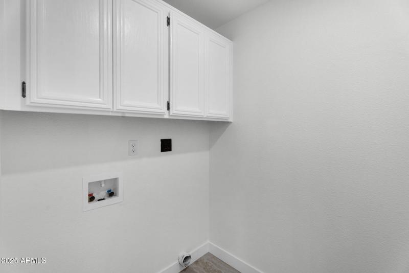 39-web-or-mls-4727 E Euclid Ave -39