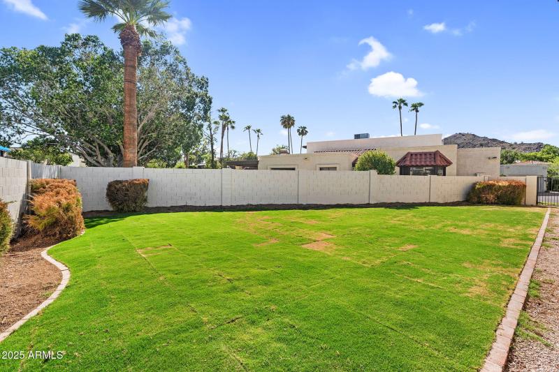 42-web-or-mls-4727 E Euclid Ave -43