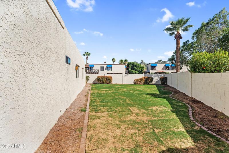 43-web-or-mls-4727 E Euclid Ave -42