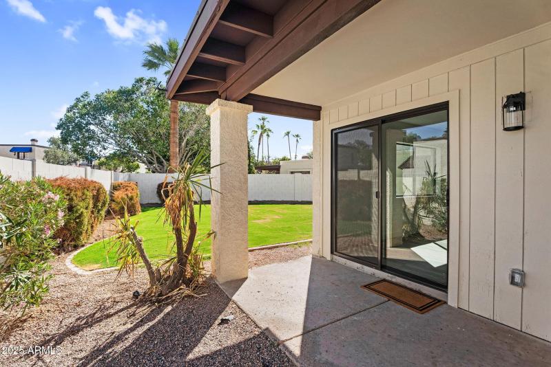 44-web-or-mls-4727 E Euclid Ave -41