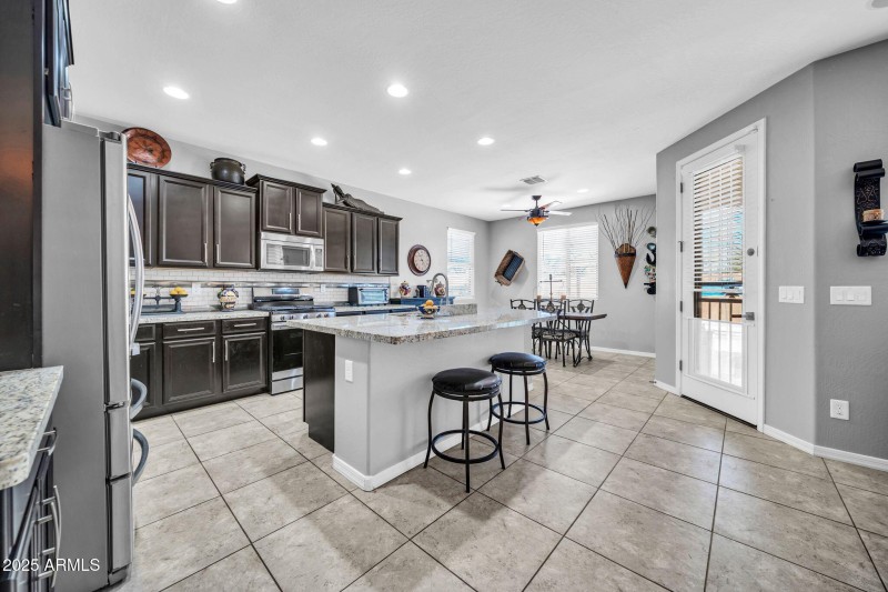 Light and bright kitchen