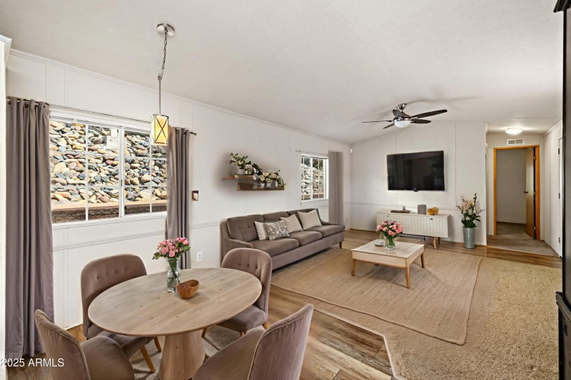 5-Living-Room-(2) - 13 (1)