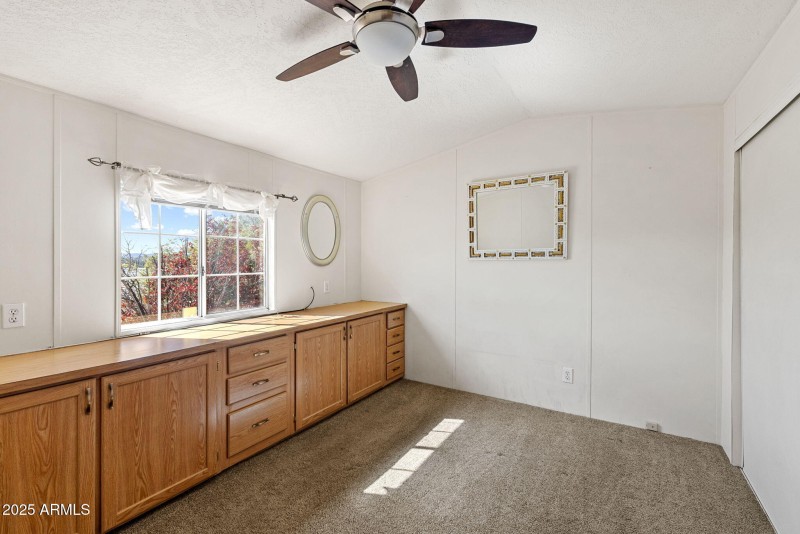 12-Primary Bedroom (1)