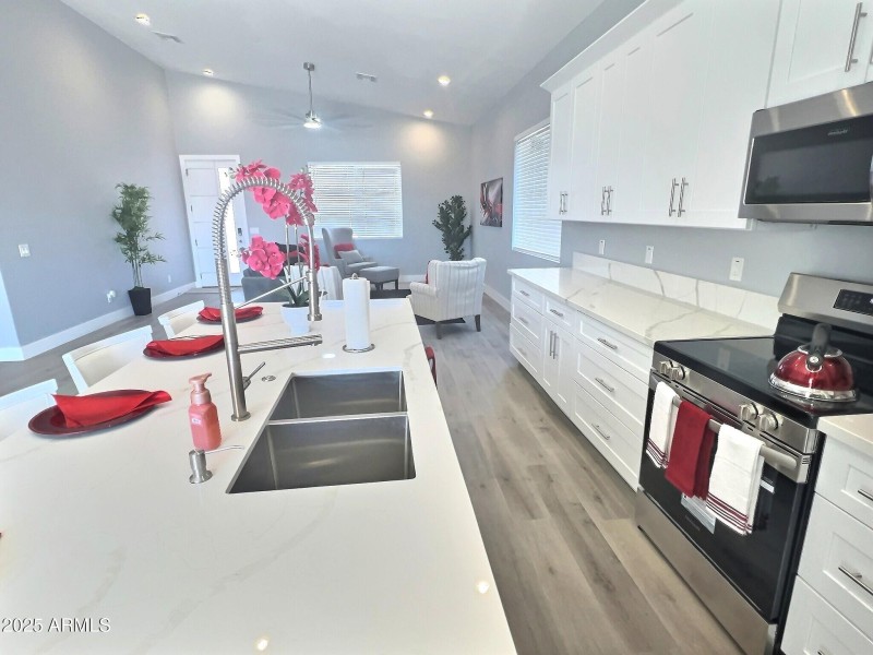 9033 Kitchen