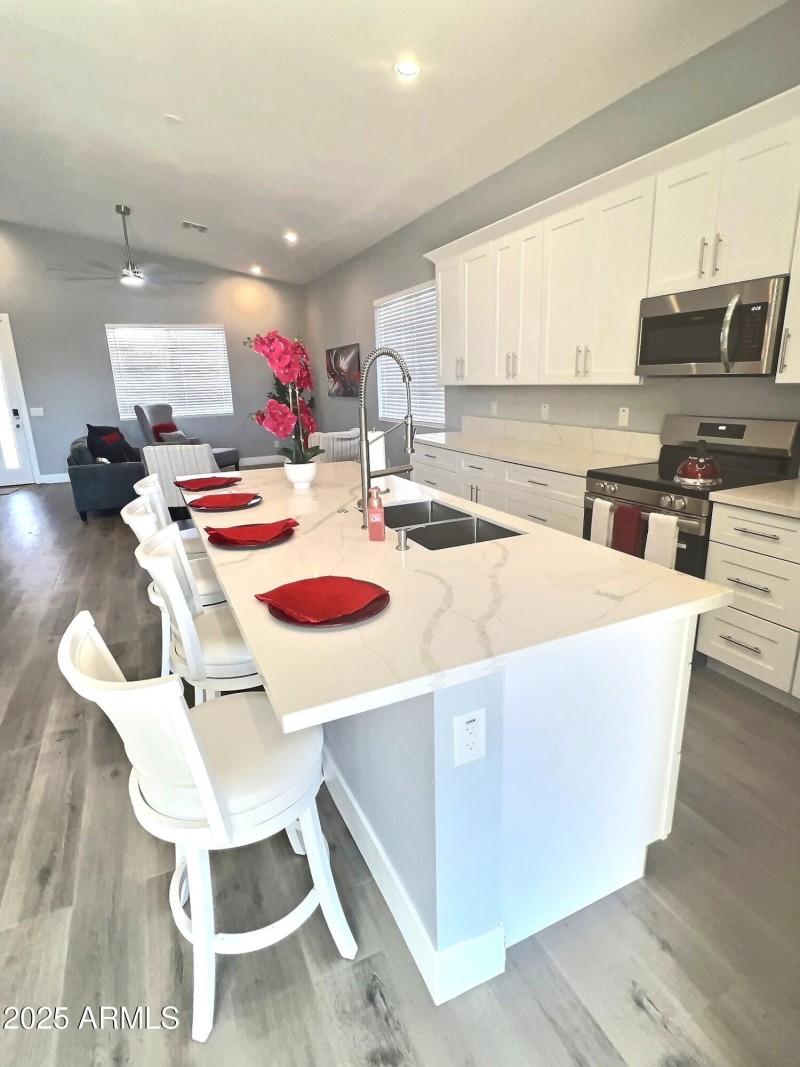 9033 Kitchen Island