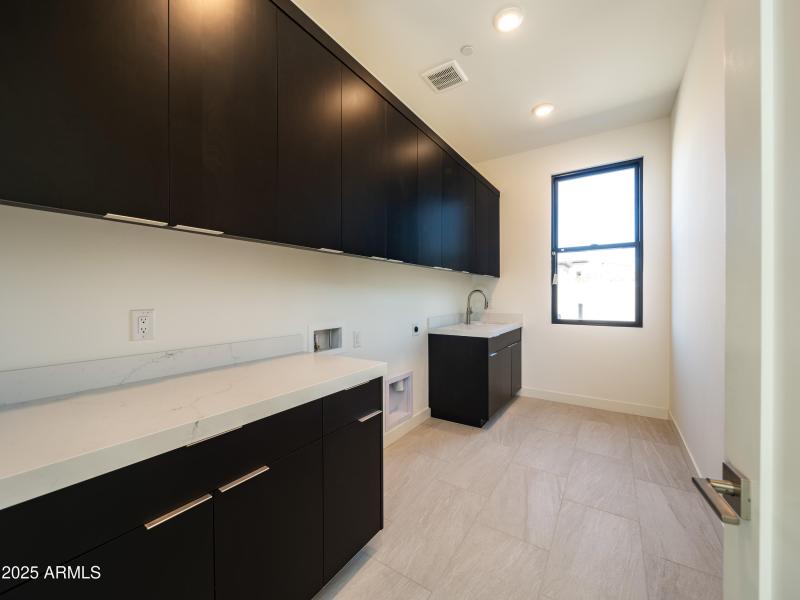 Laundry Room W Sink