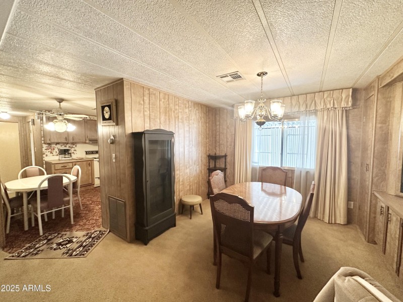 GRAND DINING AREA