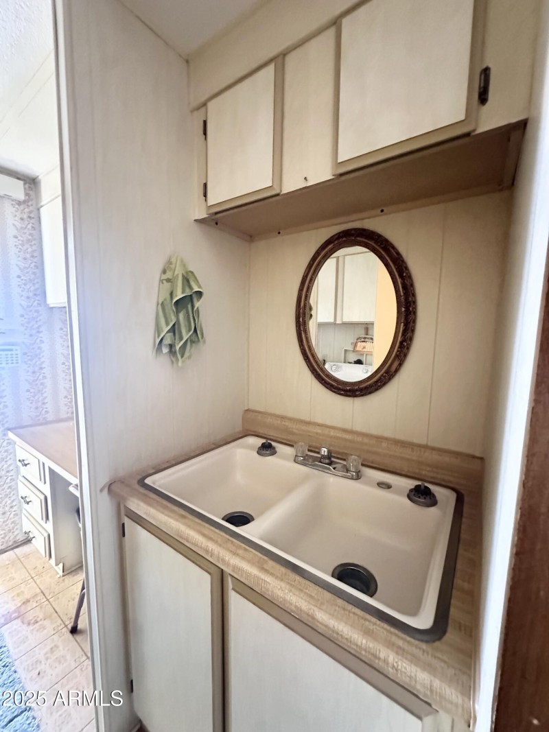 LAUNDRY ROOM SINK