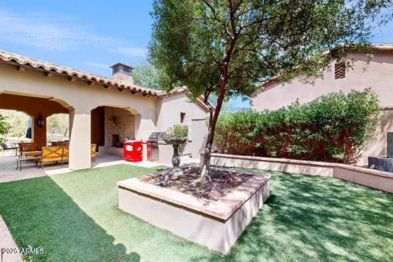 COURT YARD with fountain